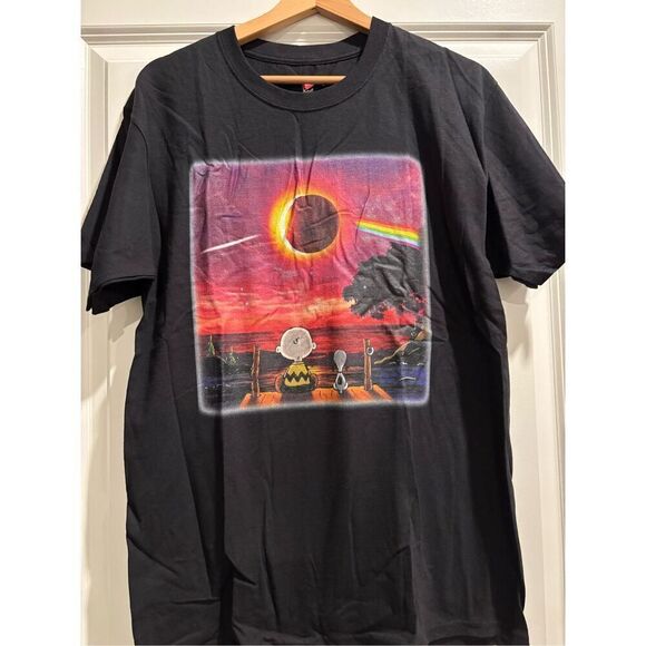 Charlie Brown Eclipse T-shirt size Medium - Picture 1 of 2